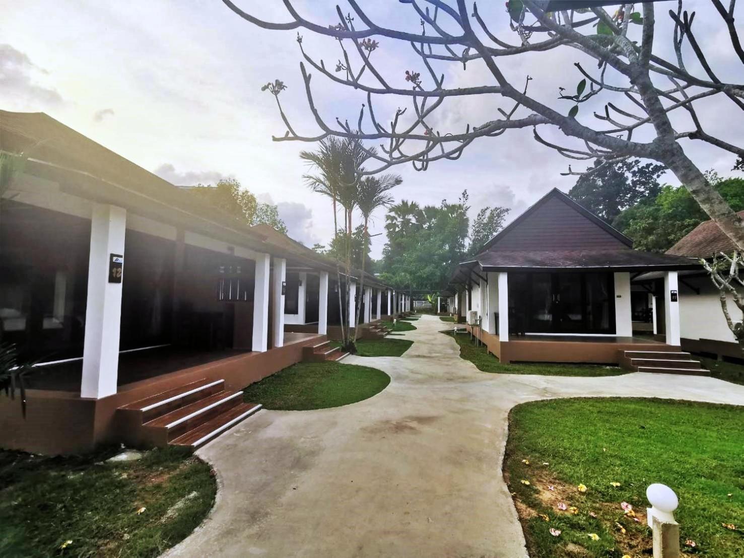 Nana Beach Hotel & Resort Pathiu Exterior foto